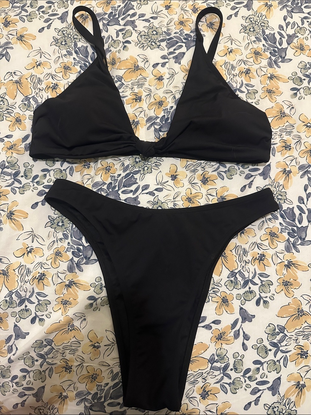 Cupshe Solid Black Triangle Bikini Set